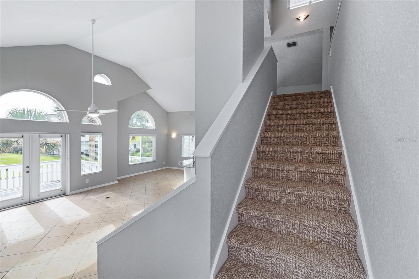 1115 N CENTRAL AVE