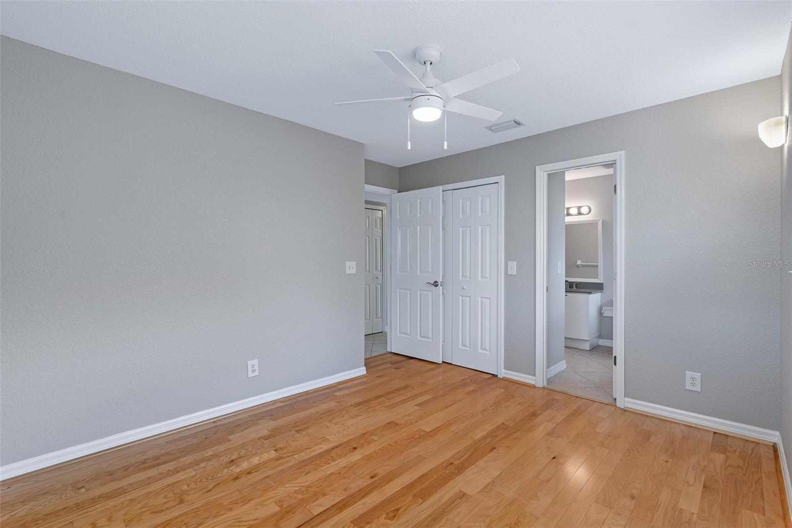 1115 N CENTRAL AVE