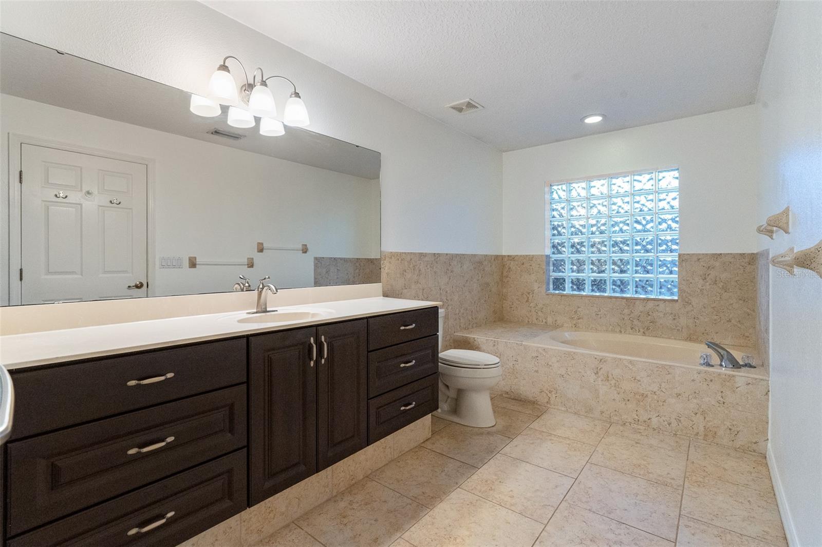 928 GEORGE HECKER DR