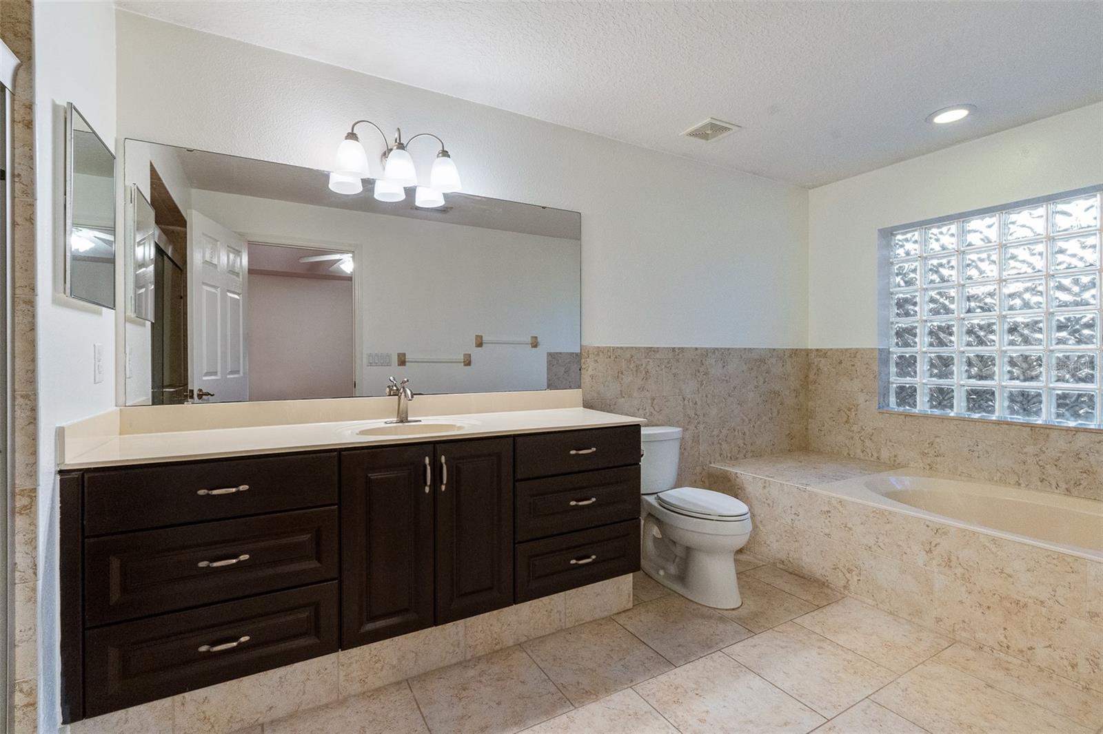 928 GEORGE HECKER DR