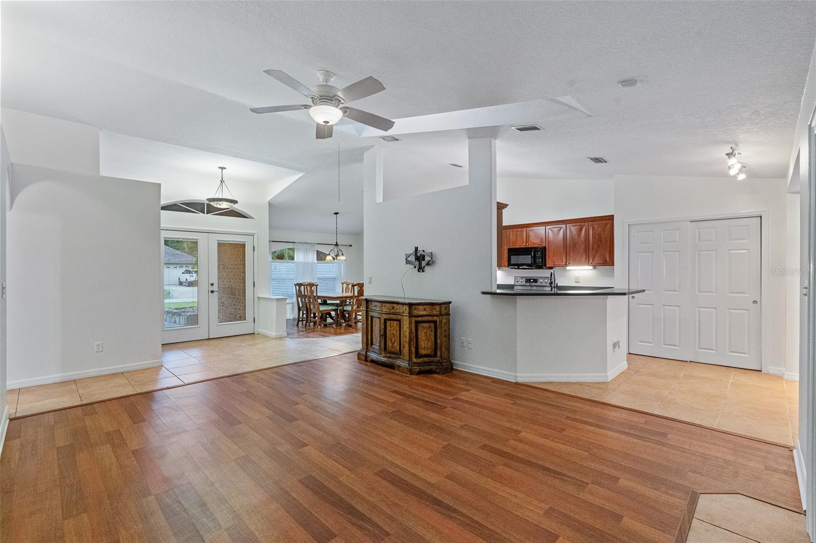 928 GEORGE HECKER DR