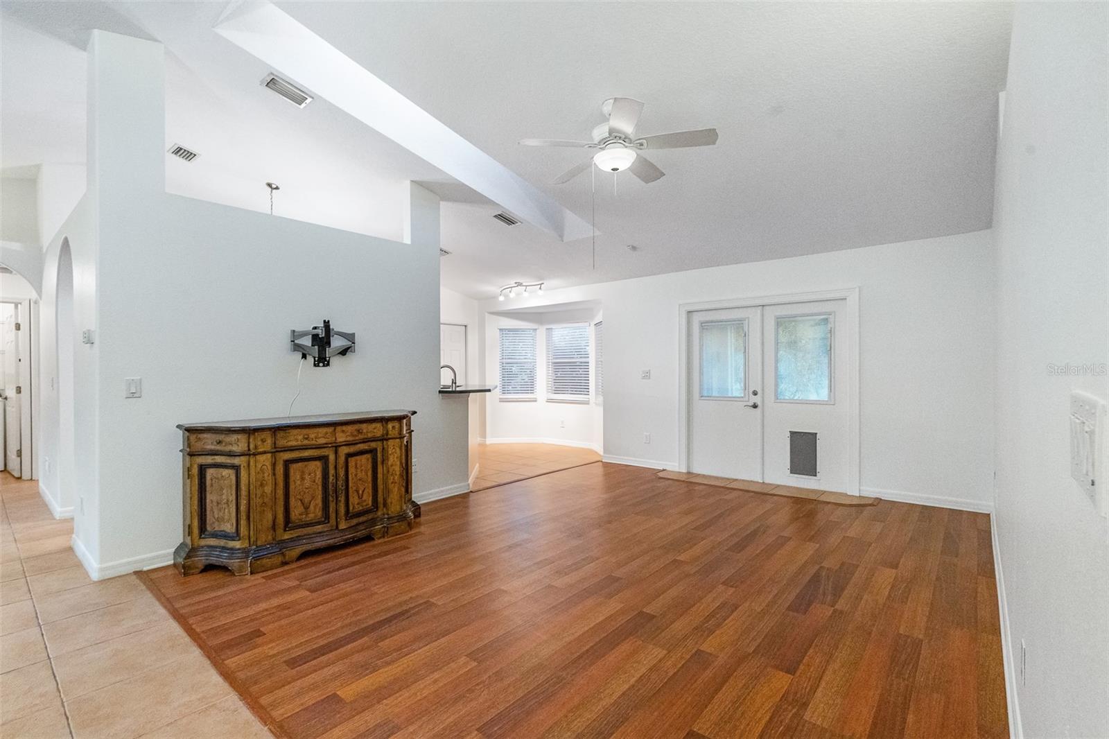 928 GEORGE HECKER DR