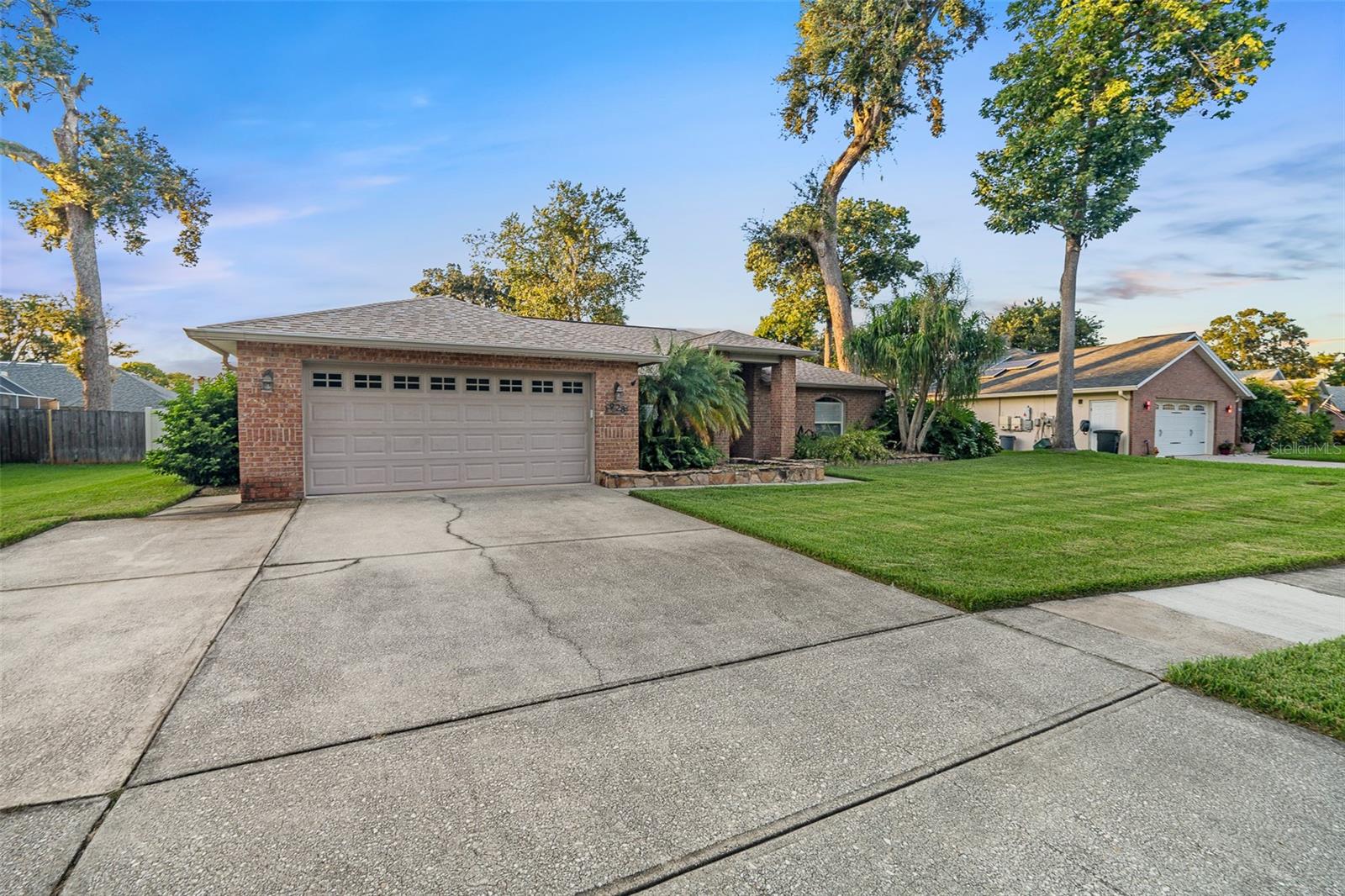 928 GEORGE HECKER DR