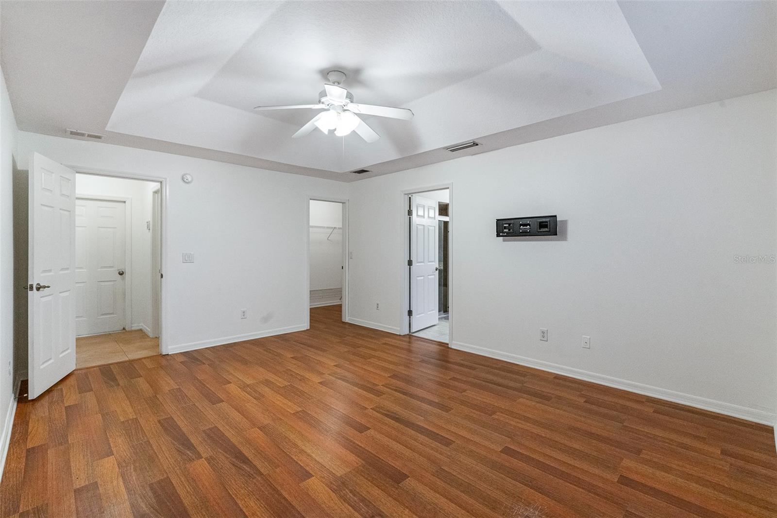 928 GEORGE HECKER DR