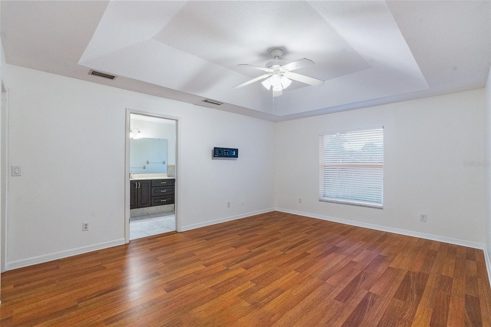 928 GEORGE HECKER DR