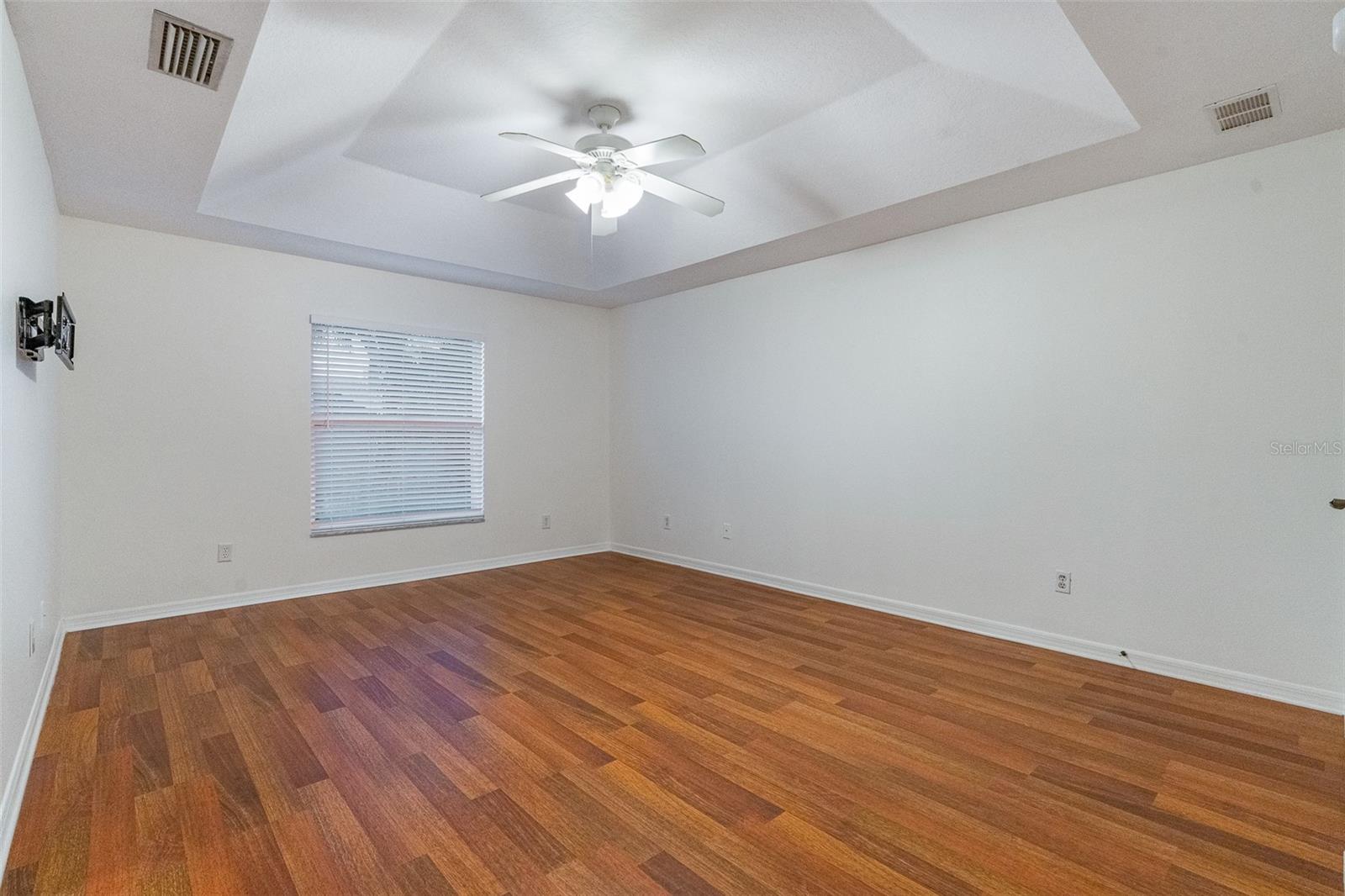 928 GEORGE HECKER DR