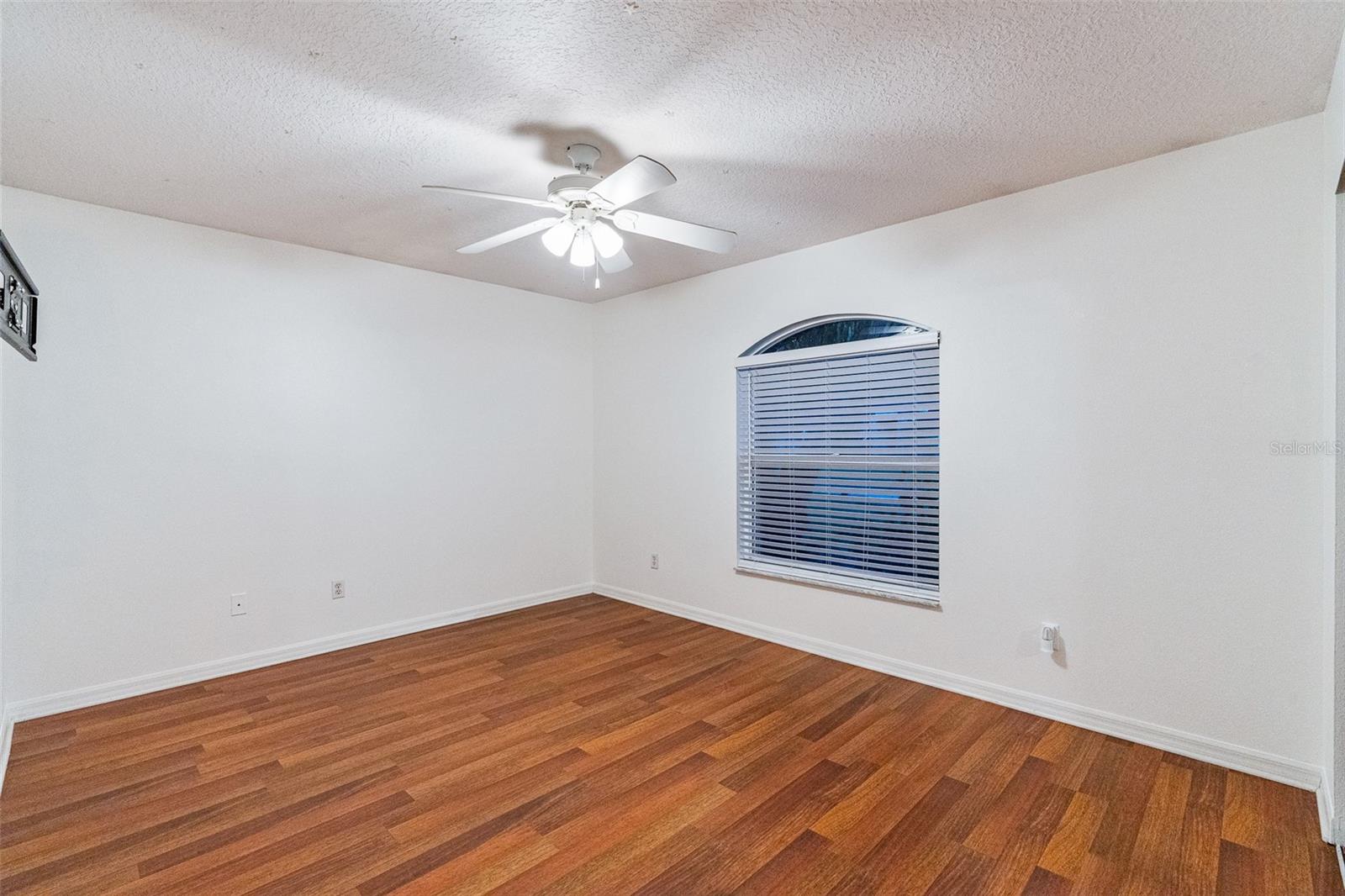 928 GEORGE HECKER DR