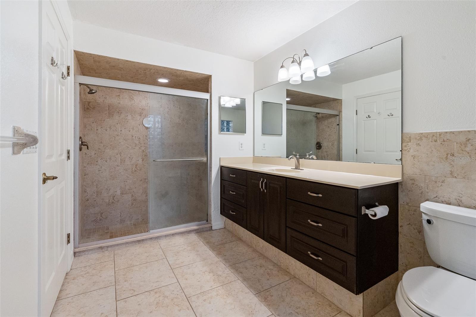 928 GEORGE HECKER DR