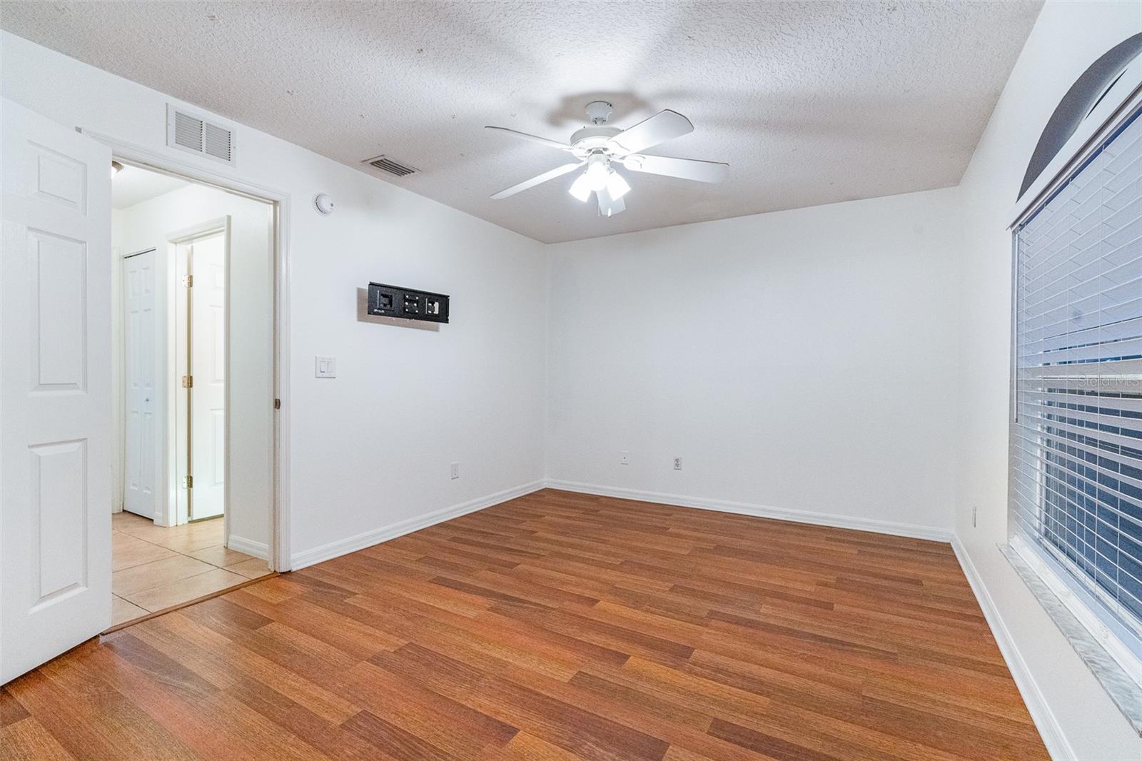 928 GEORGE HECKER DR