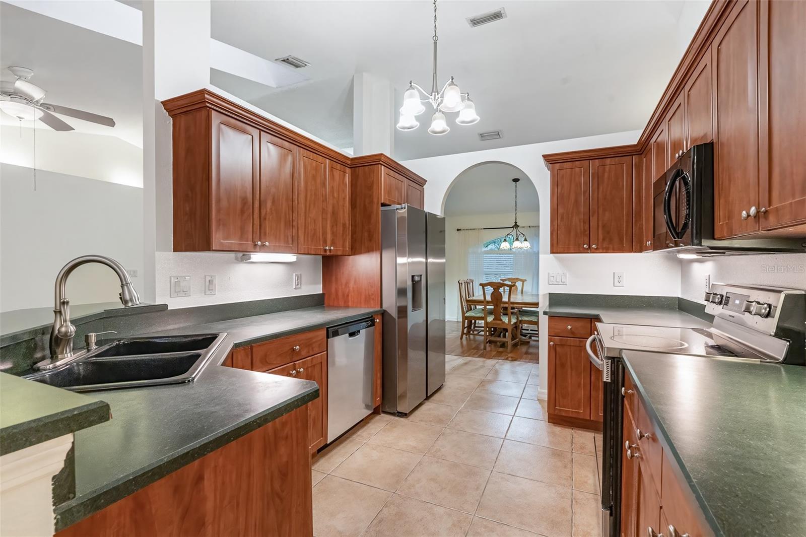 928 GEORGE HECKER DR