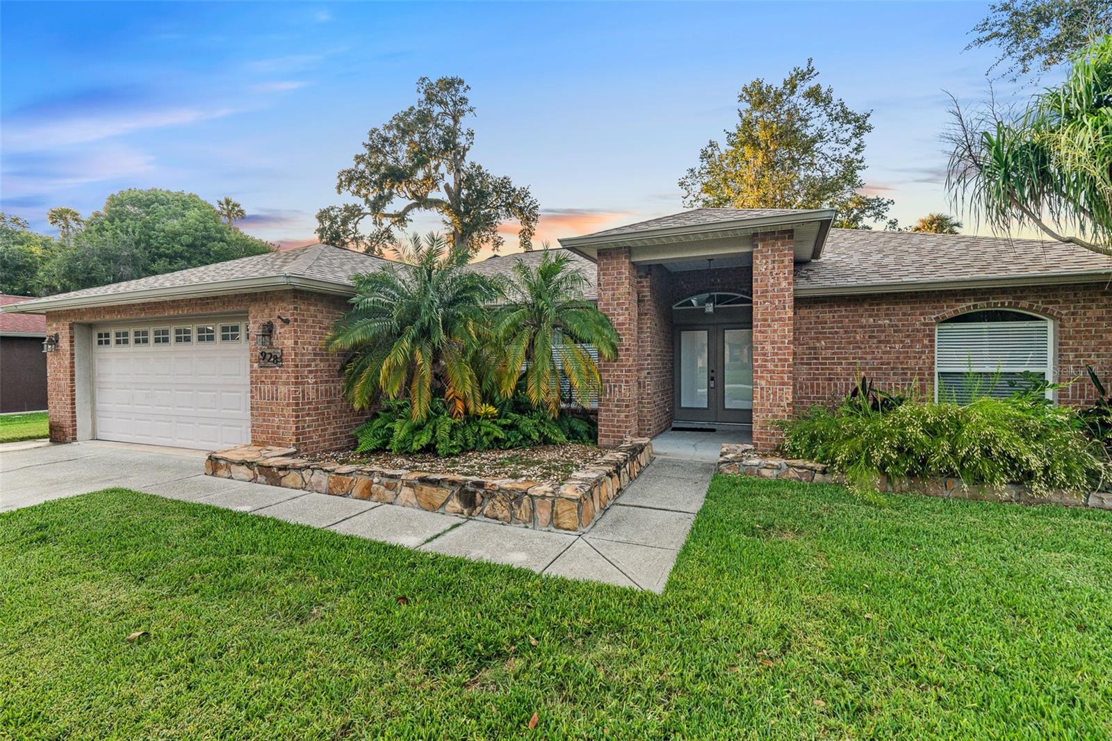 928 GEORGE HECKER DR