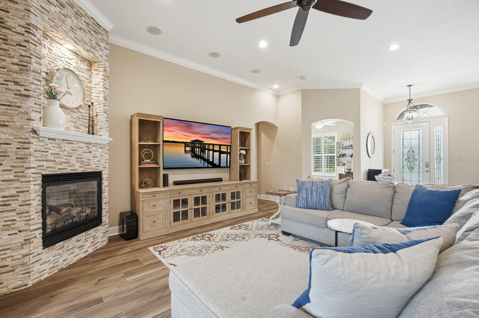 21 BLUE OAK LN