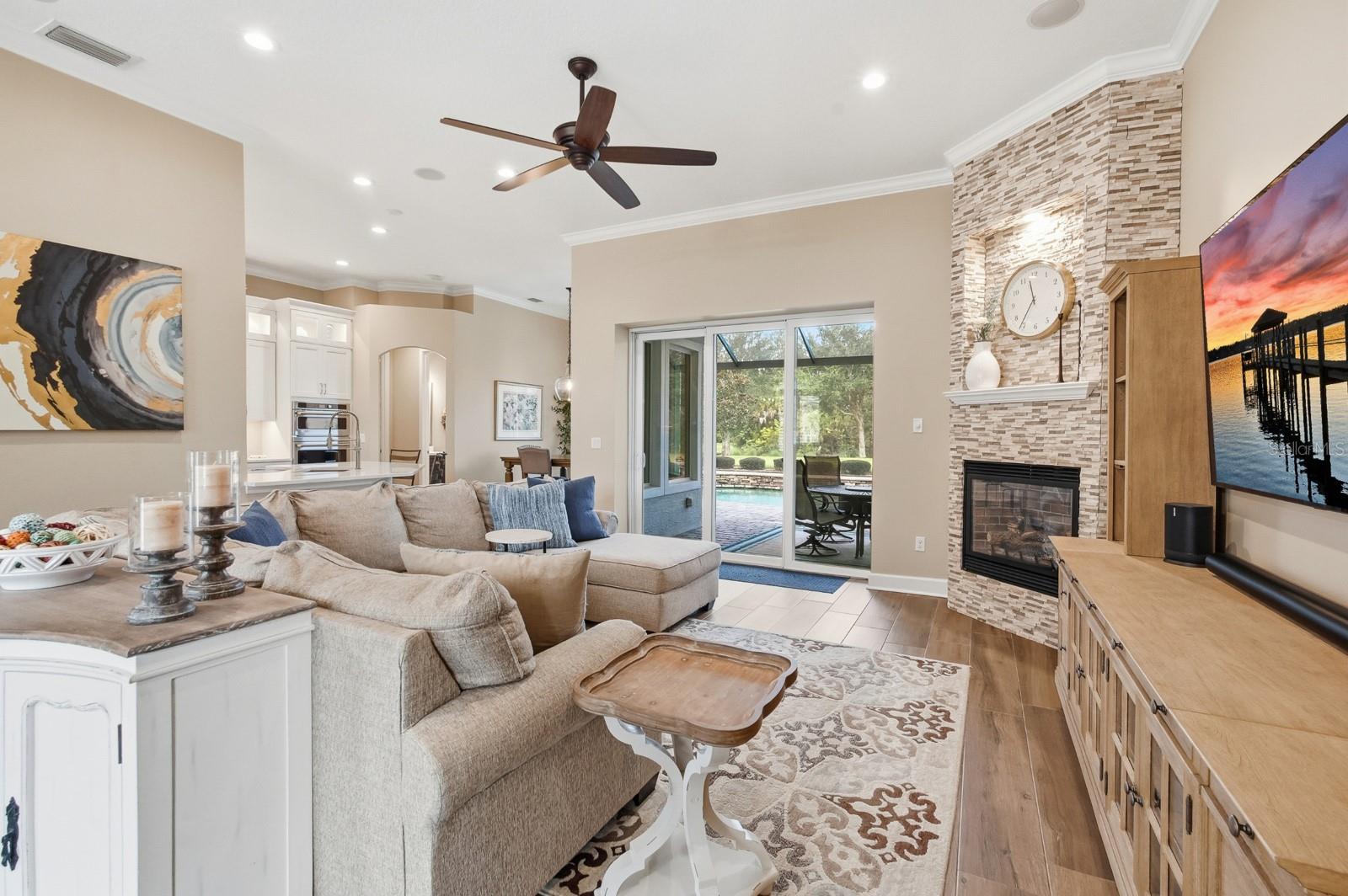 21 BLUE OAK LN