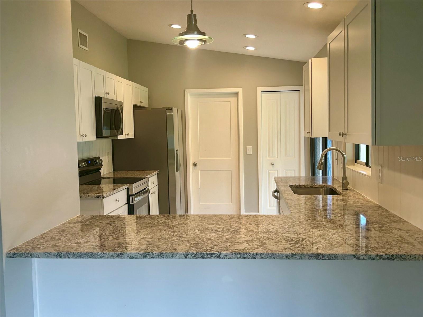 40 BOULDER ROCK DR