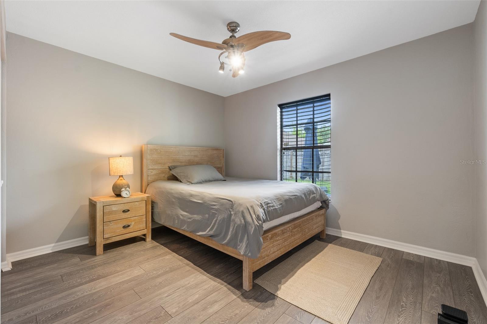 109 SEA DUCK CIR E