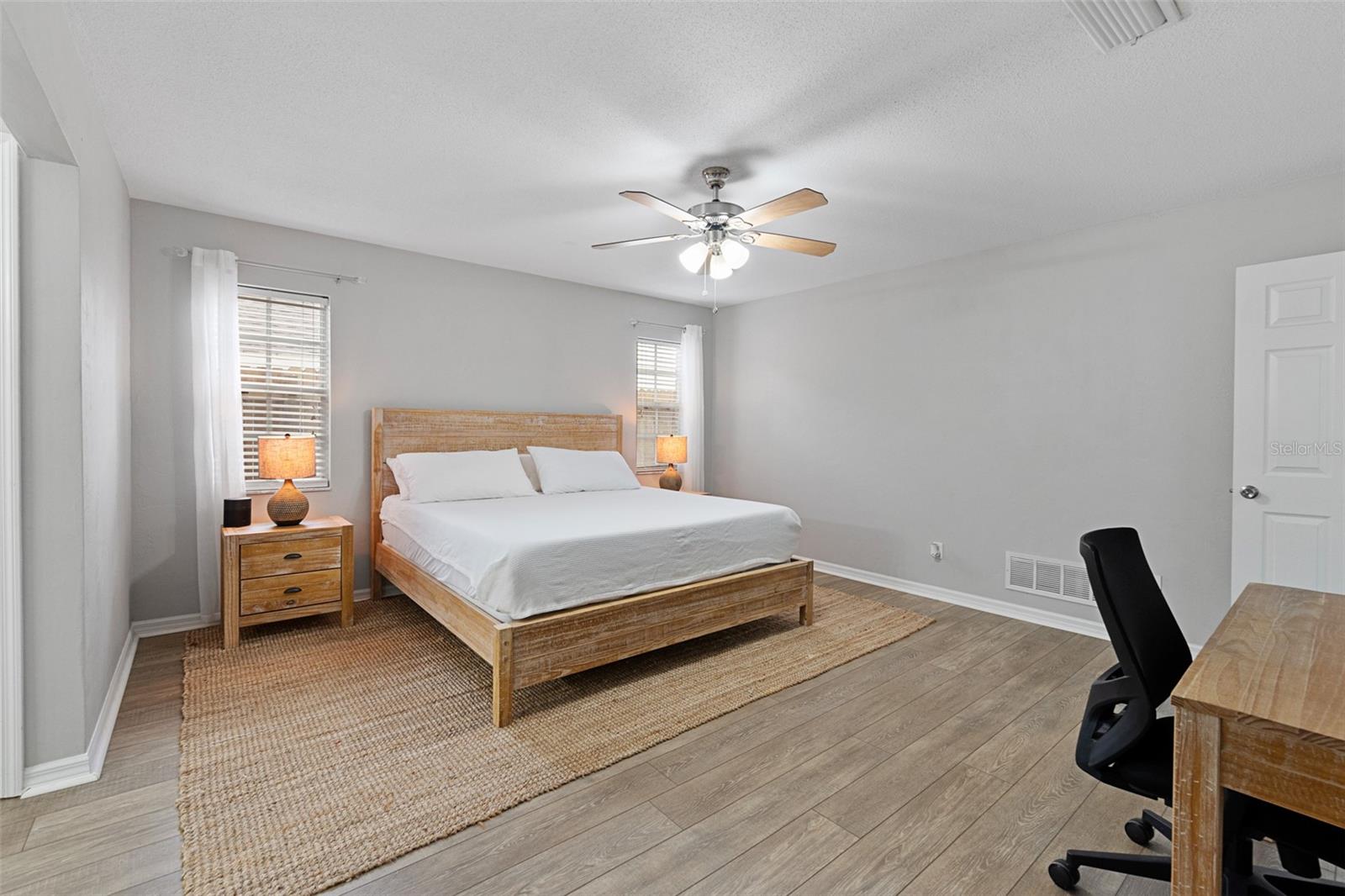 109 SEA DUCK CIR E