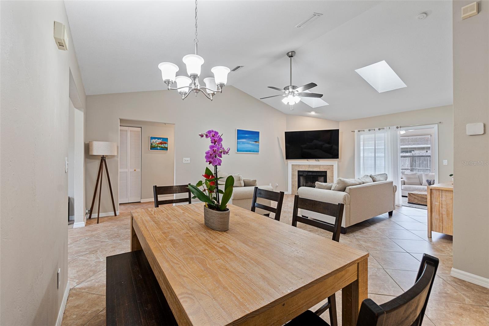 109 SEA DUCK CIR E
