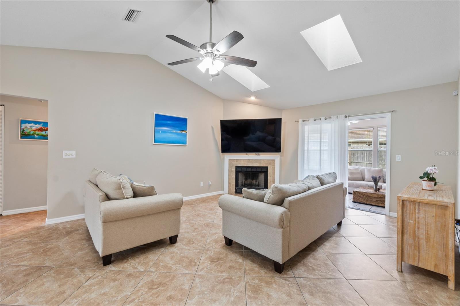 109 SEA DUCK CIR E