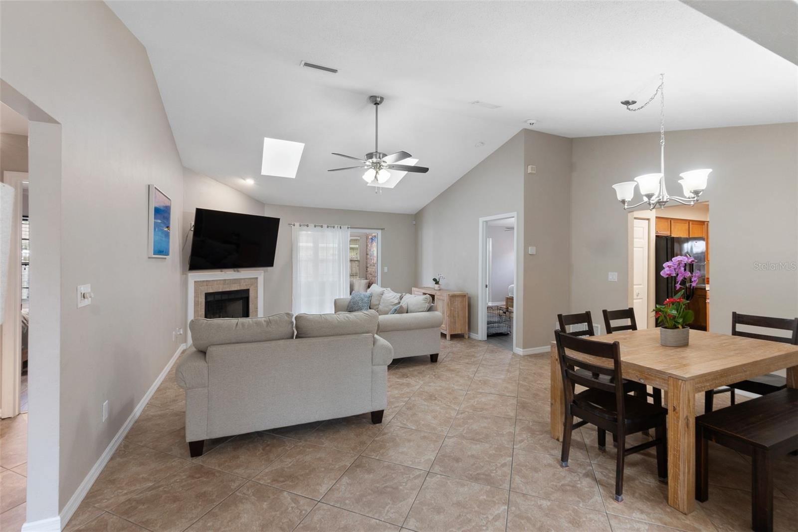109 SEA DUCK CIR E