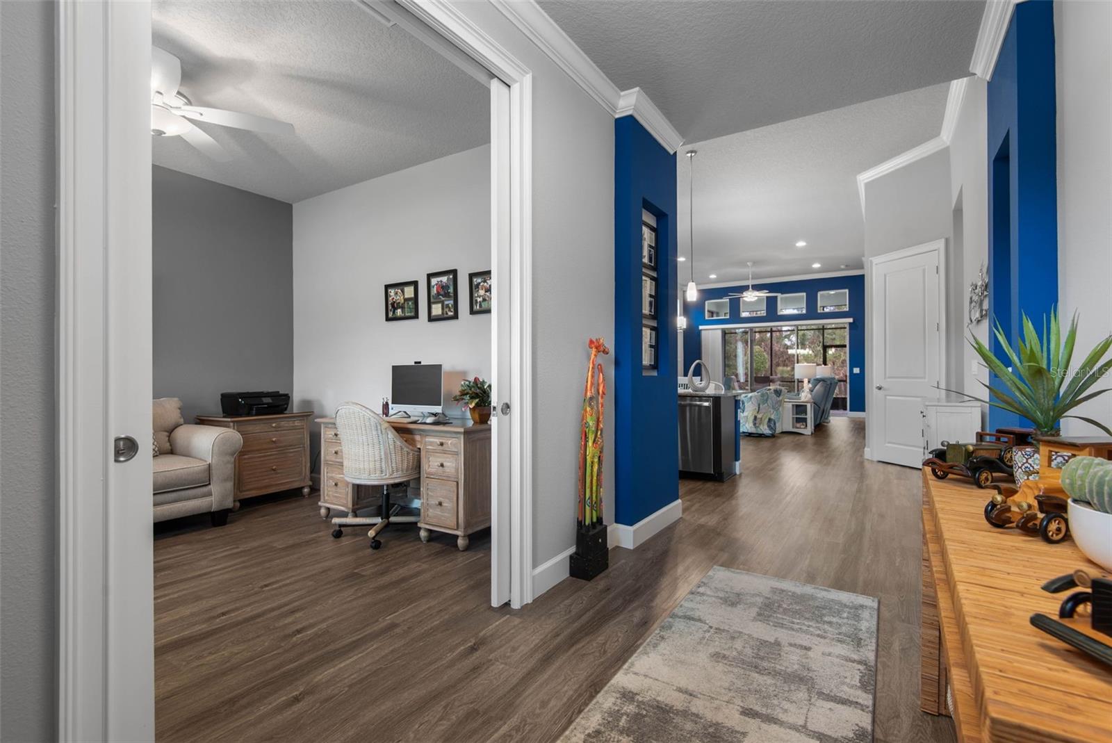 807 CREEKWOOD DR