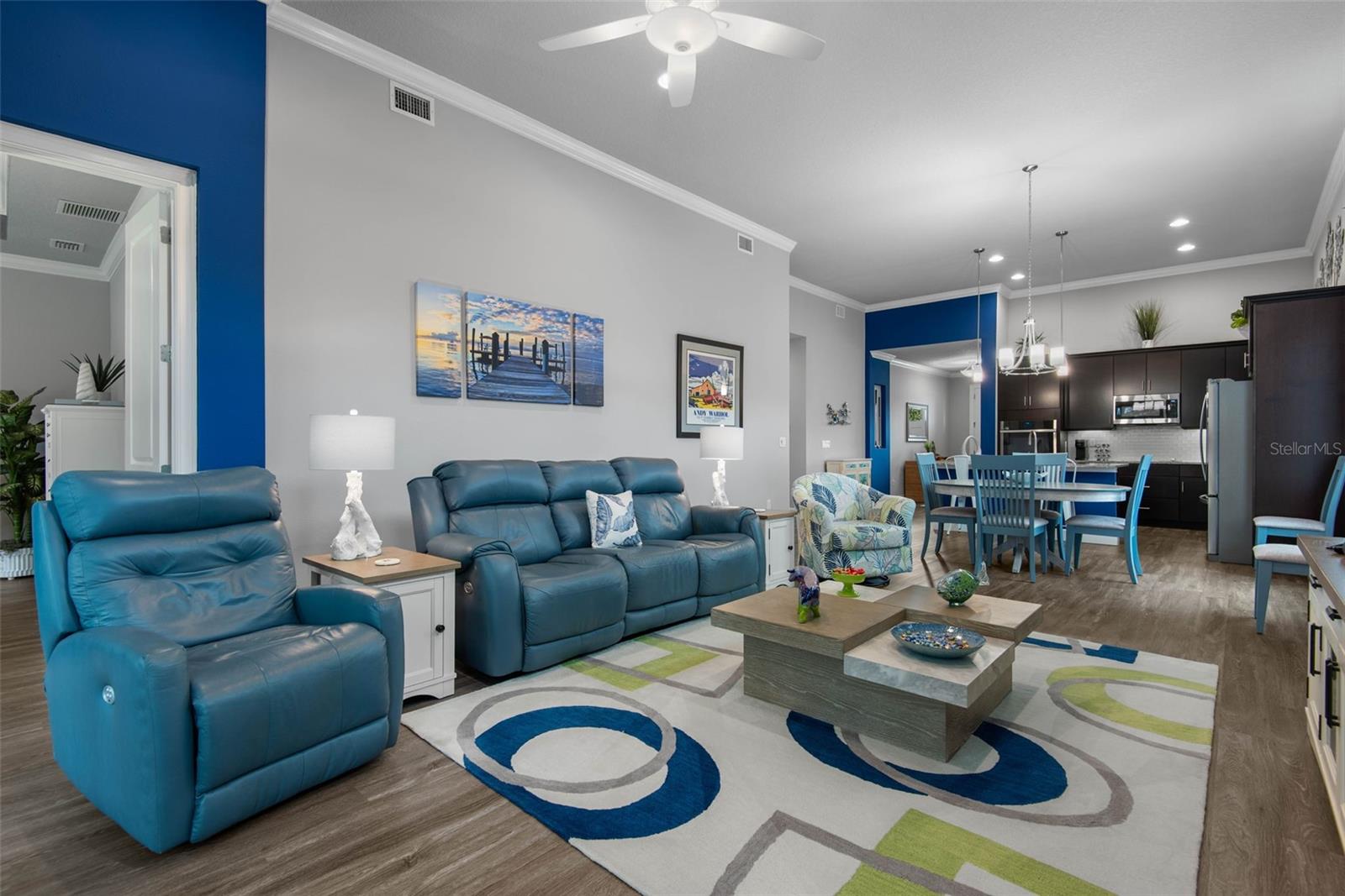 807 CREEKWOOD DR