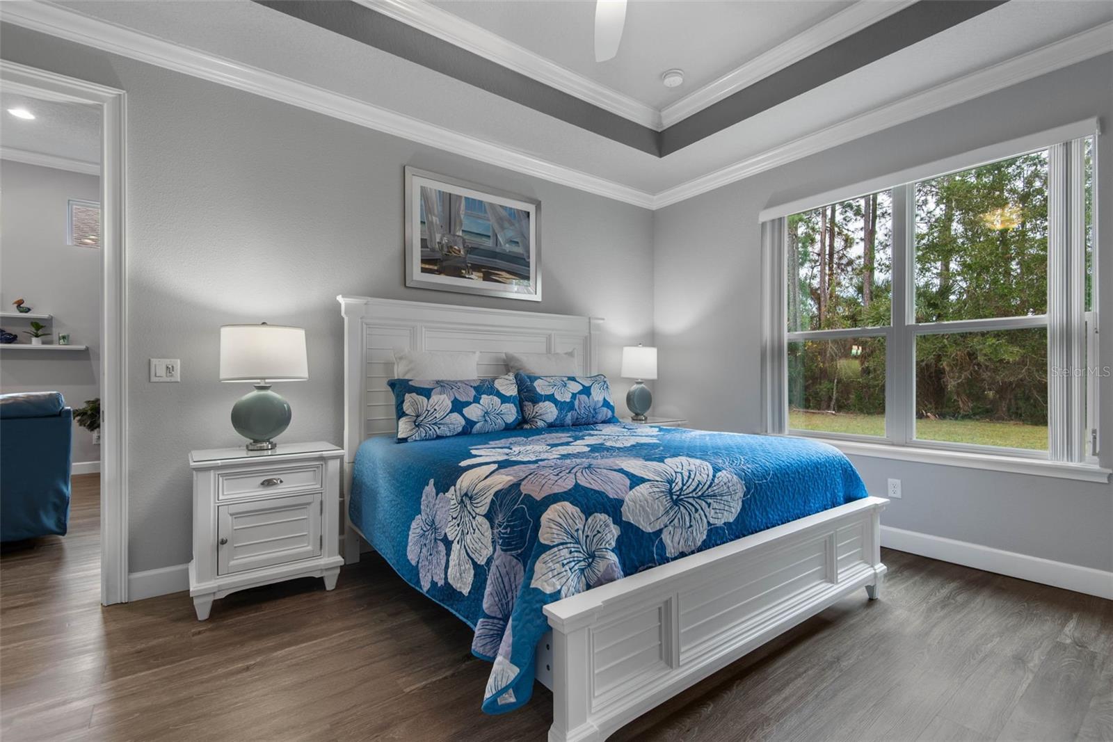 807 CREEKWOOD DR