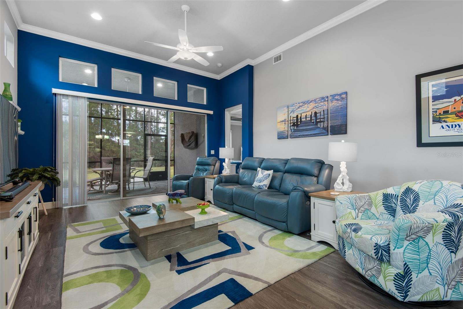 807 CREEKWOOD DR