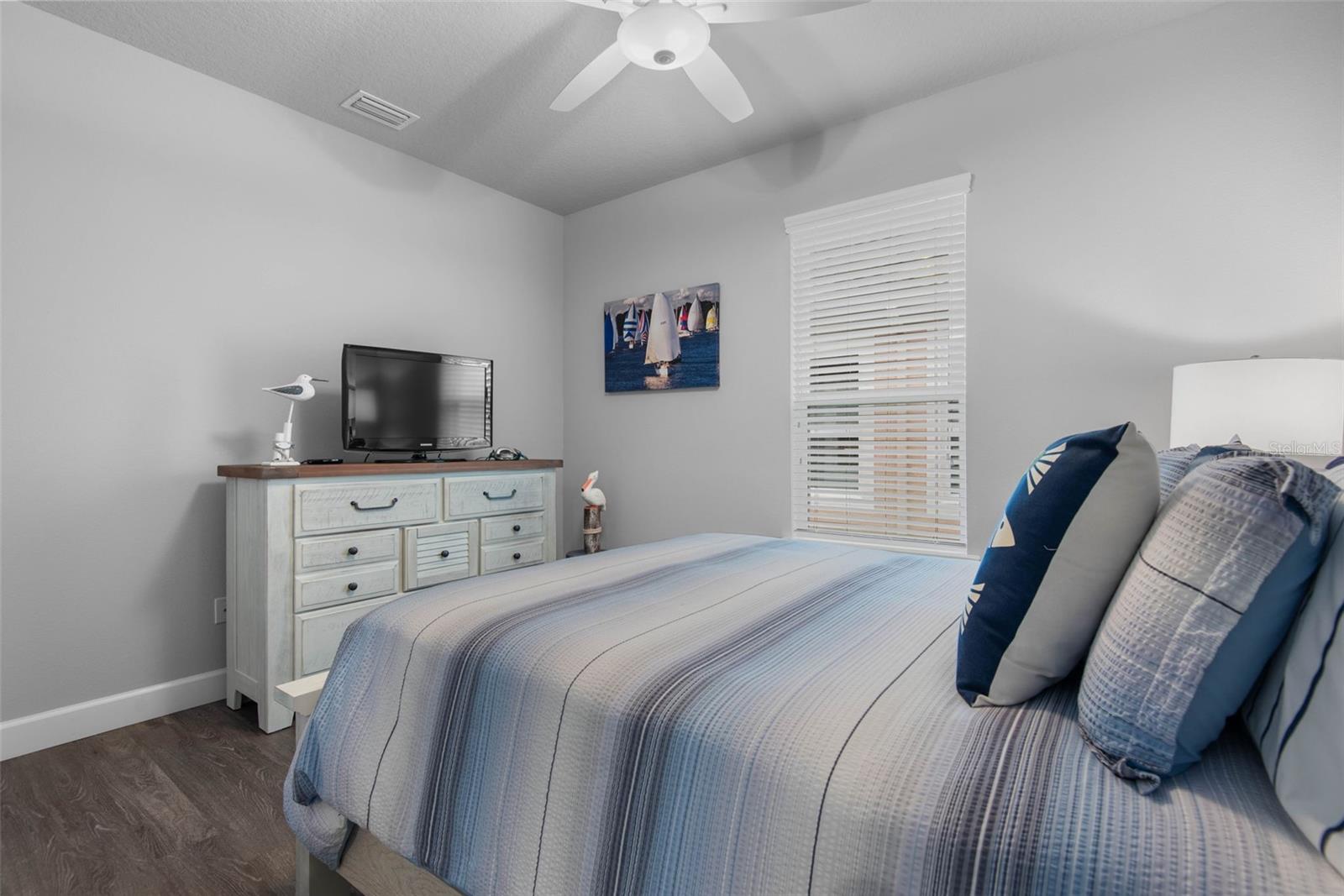 807 CREEKWOOD DR