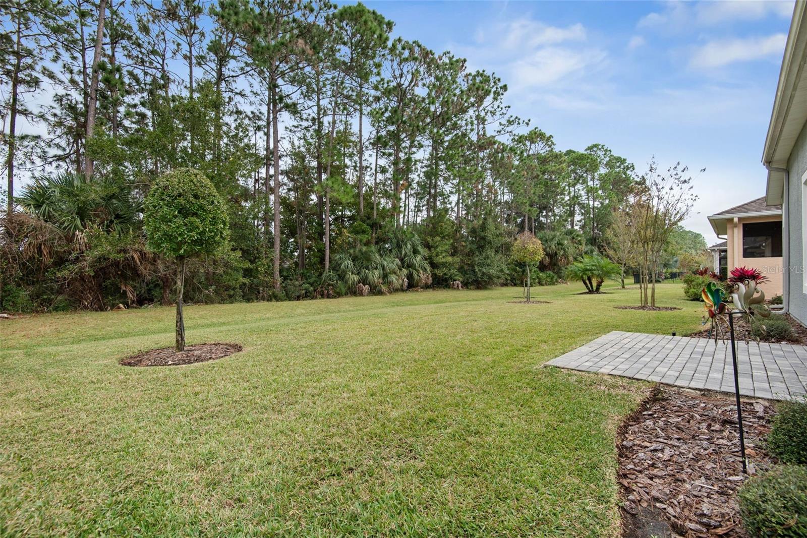 807 CREEKWOOD DR
