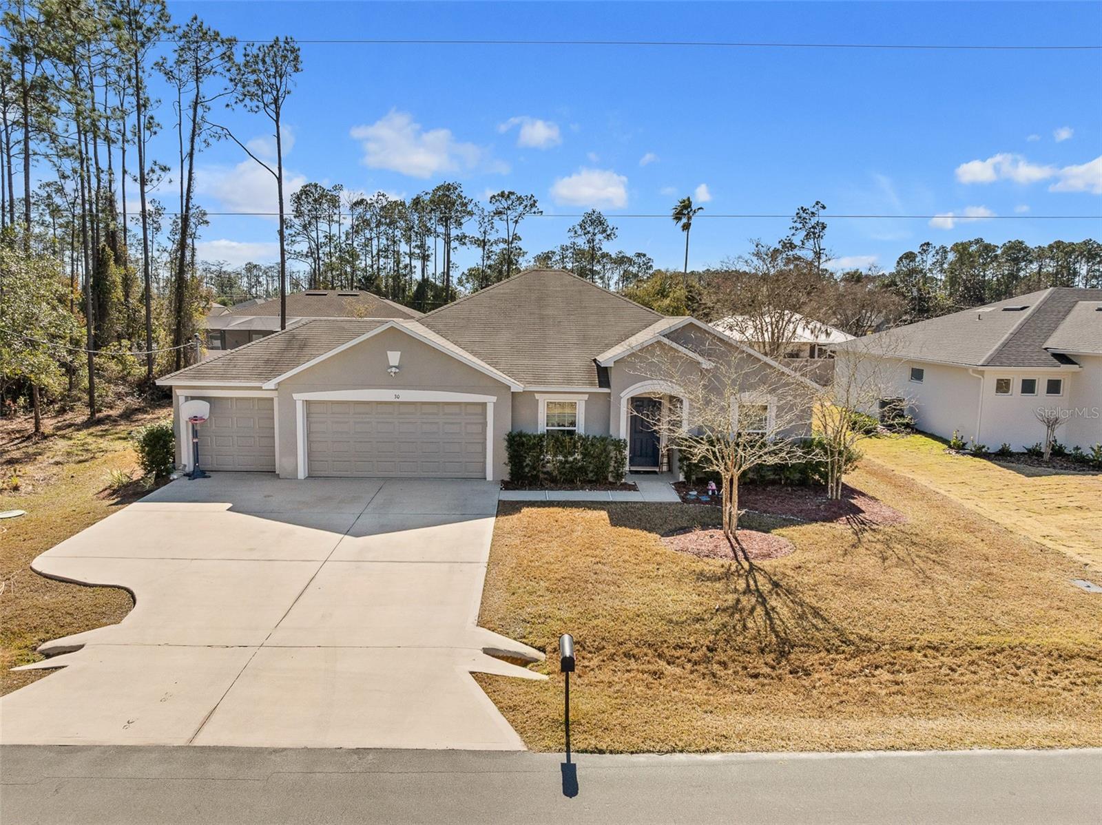 30 EASTMOOR LN