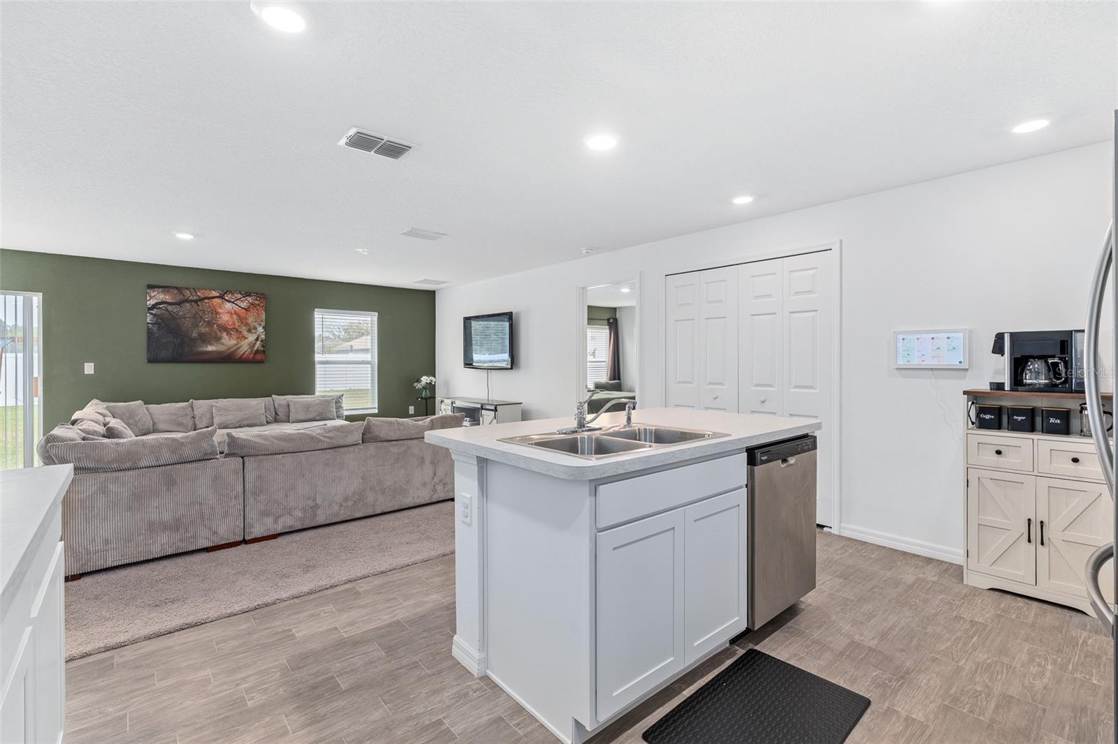 153 BIRD OF PARADISE DR