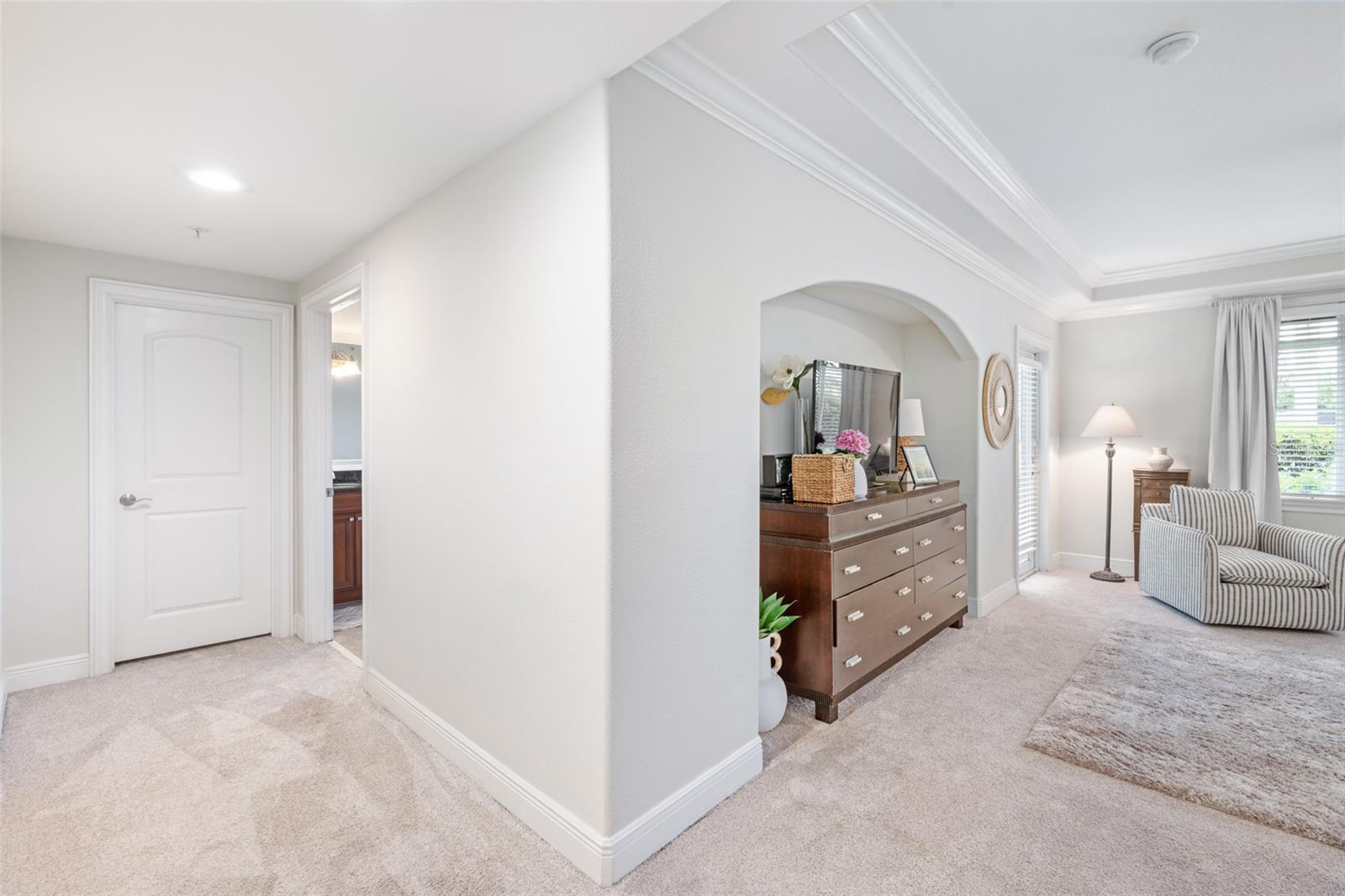 104 CLUB HOUSE DR #105