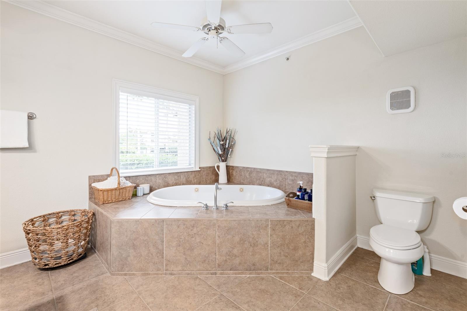 104 CLUB HOUSE DR #105