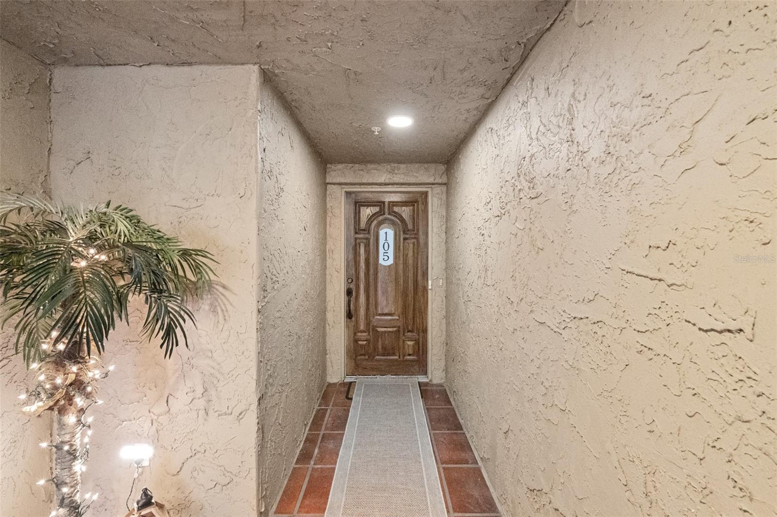 104 CLUB HOUSE DR #105