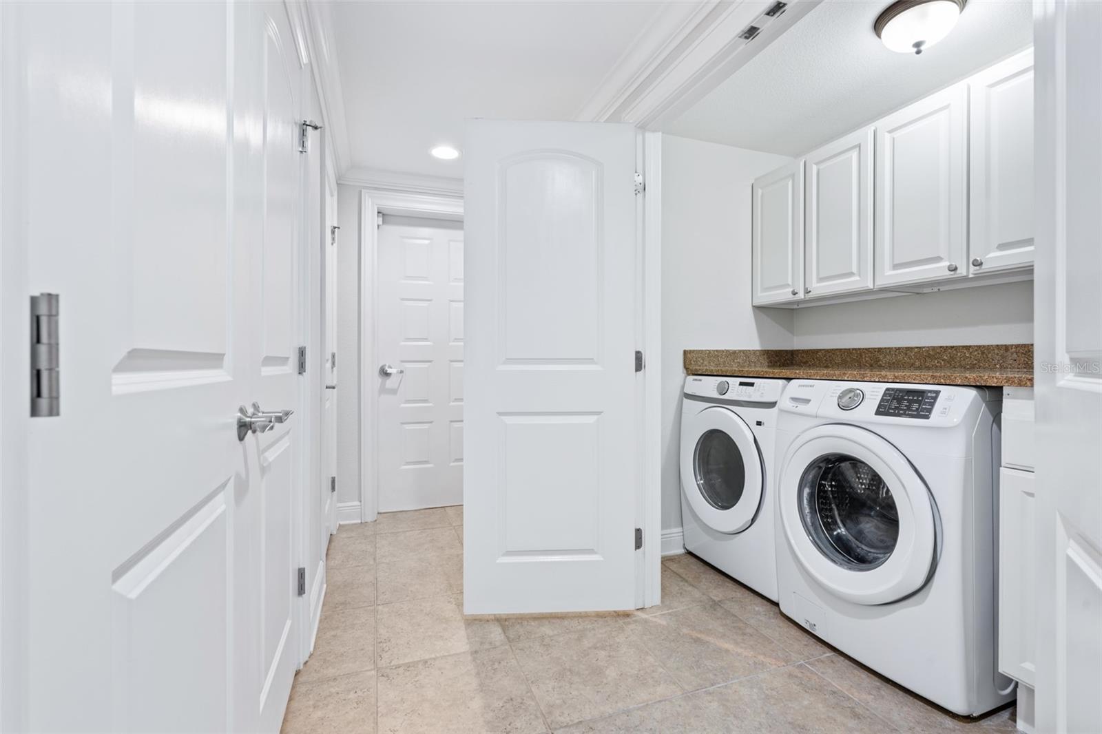 104 CLUB HOUSE DR #105