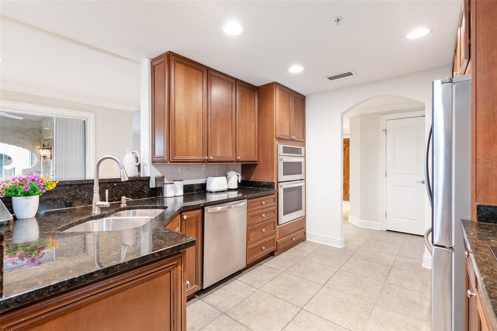 104 CLUB HOUSE DR #105