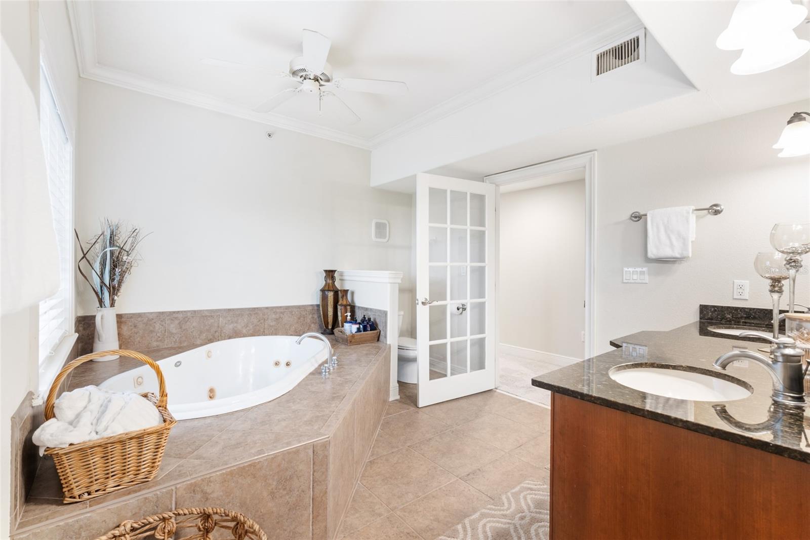 104 CLUB HOUSE DR #105