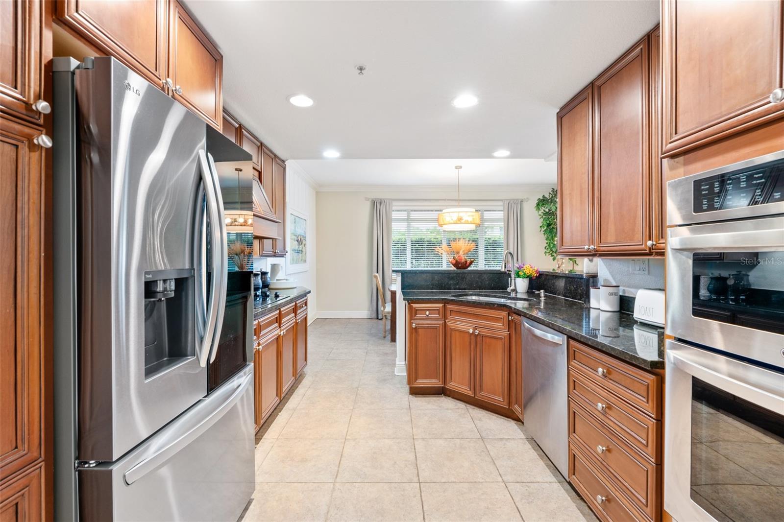 104 CLUB HOUSE DR #105