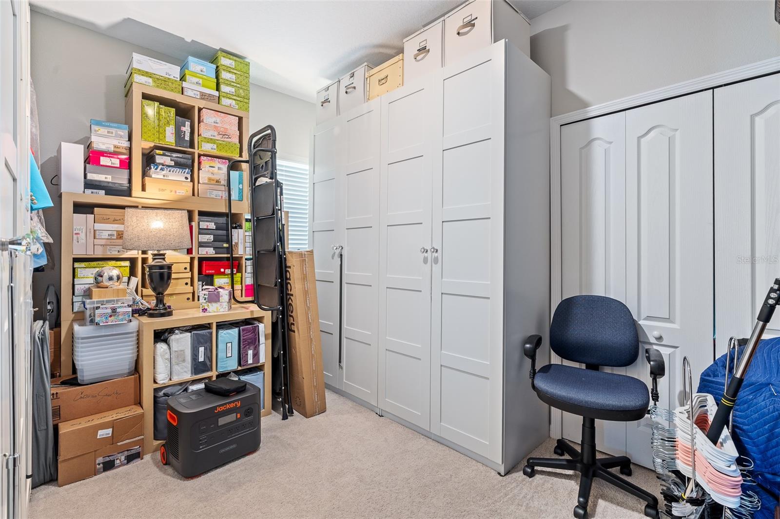 1 LYONS PL