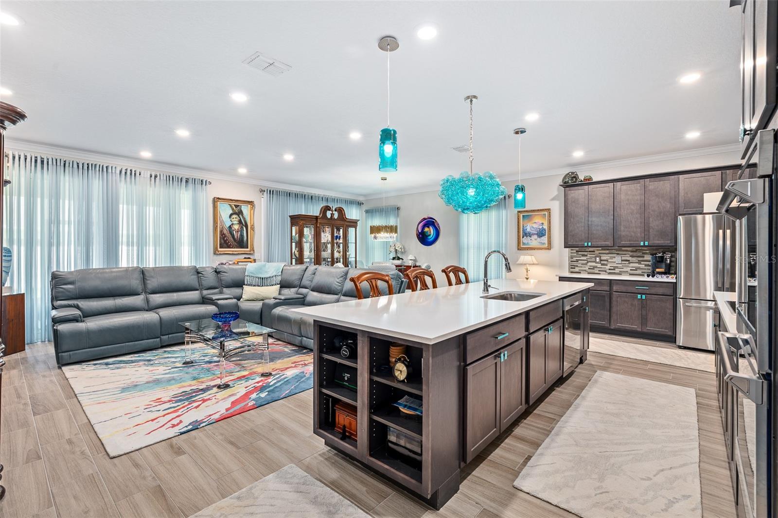1 LYONS PL