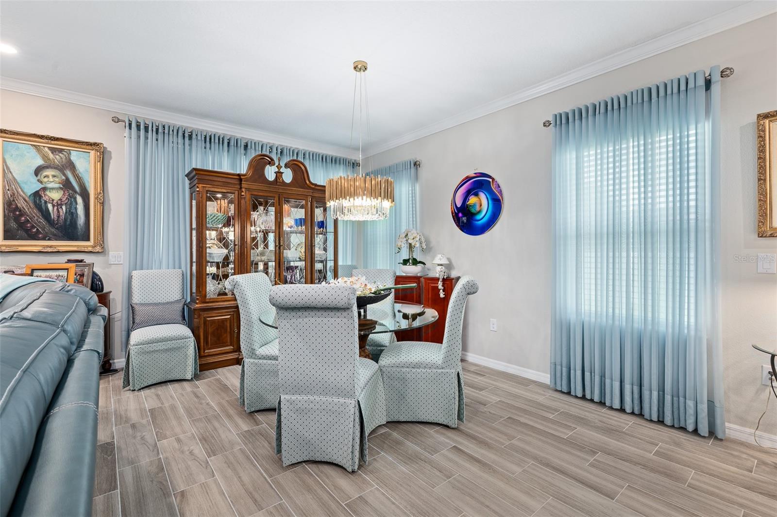 1 LYONS PL