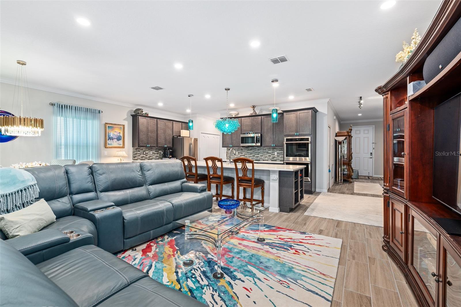 1 LYONS PL