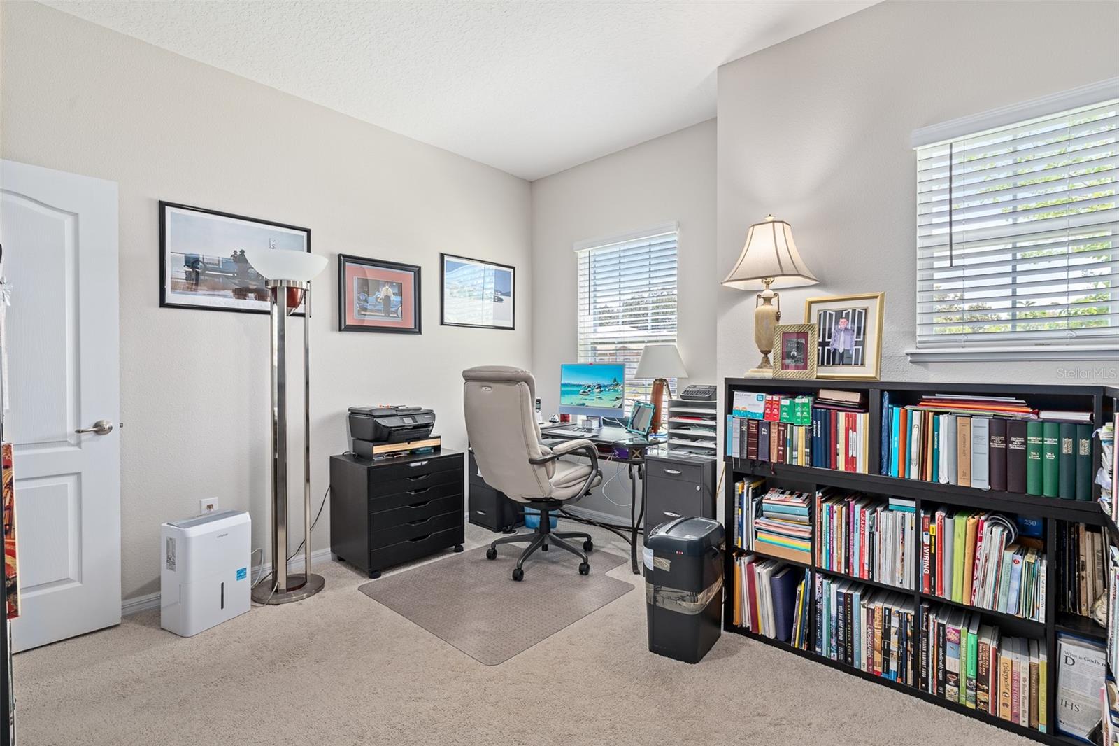 1 LYONS PL