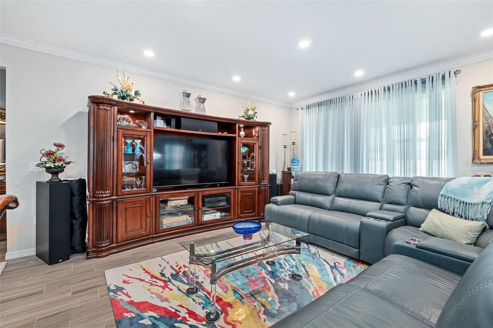 1 LYONS PL