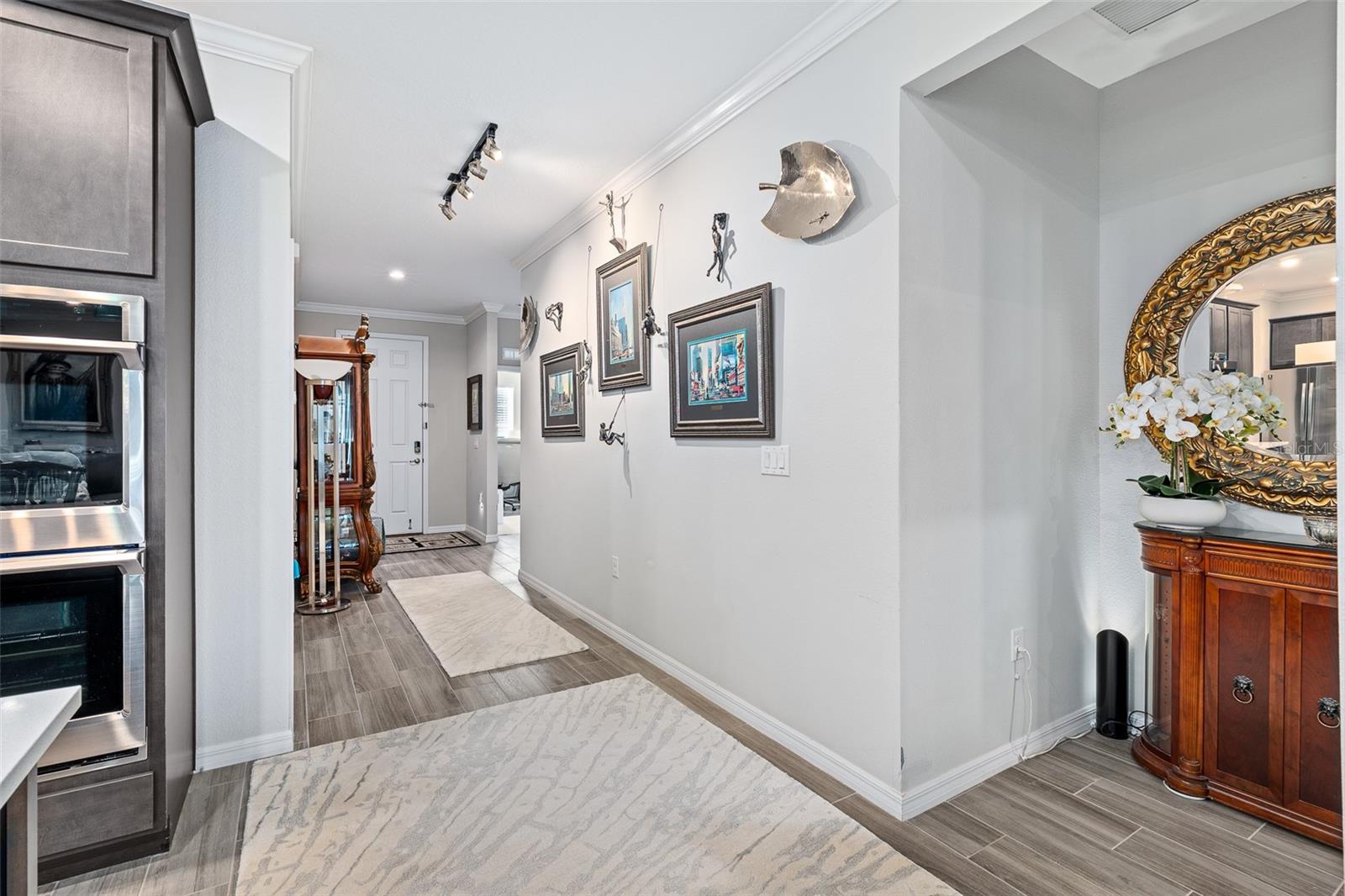 1 LYONS PL