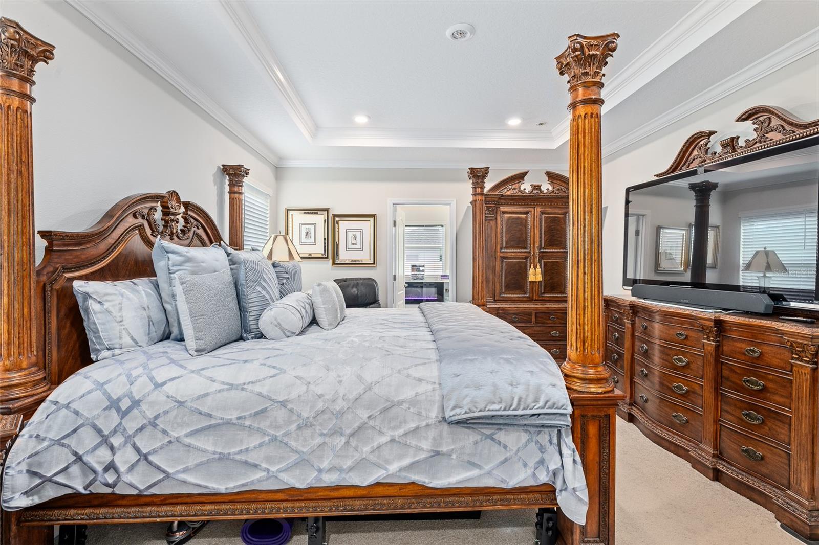 1 LYONS PL