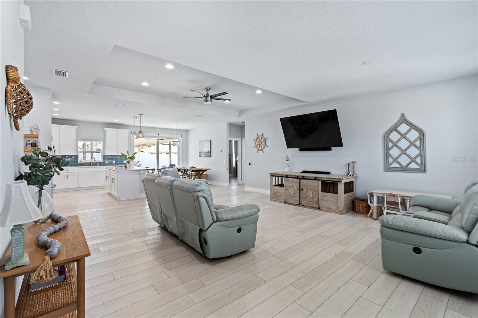 13 LEMAY PL
