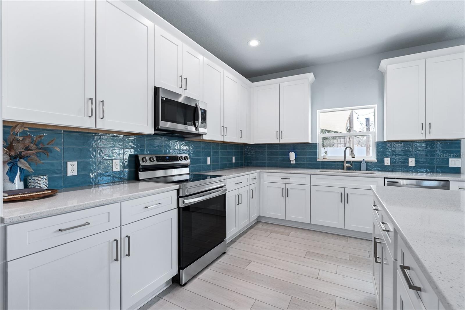 13 LEMAY PL