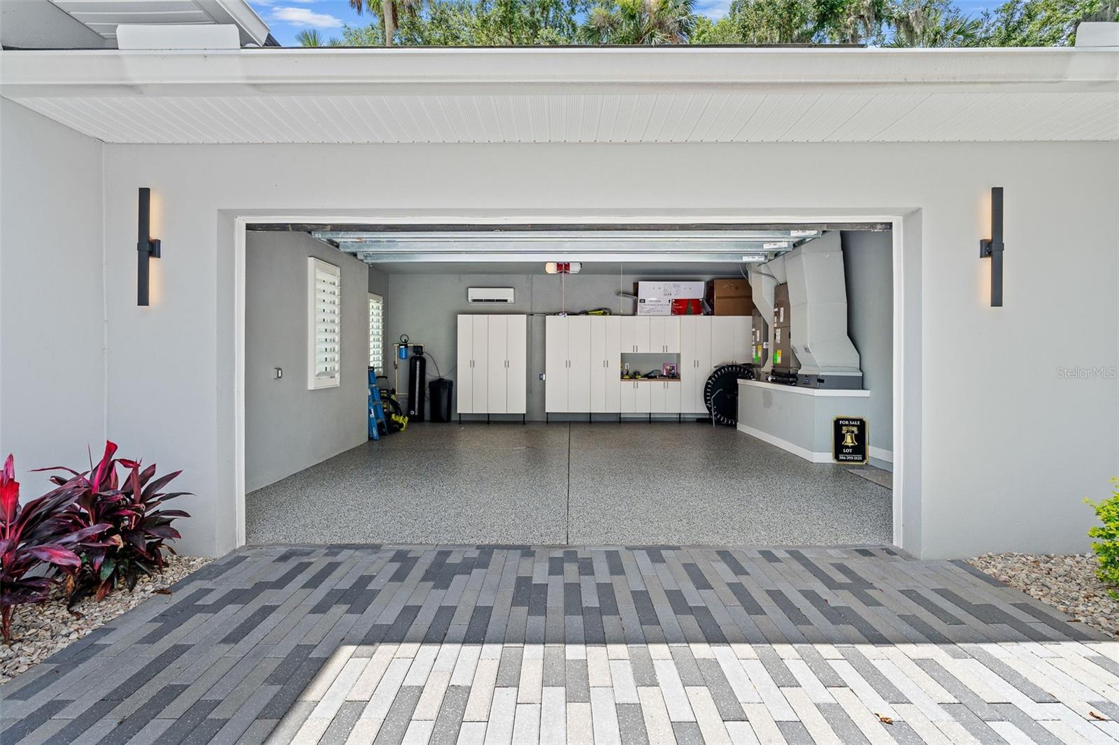 2343 LEGACY LN