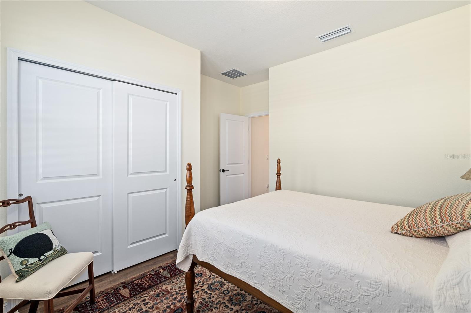 6 SIGNET CIR